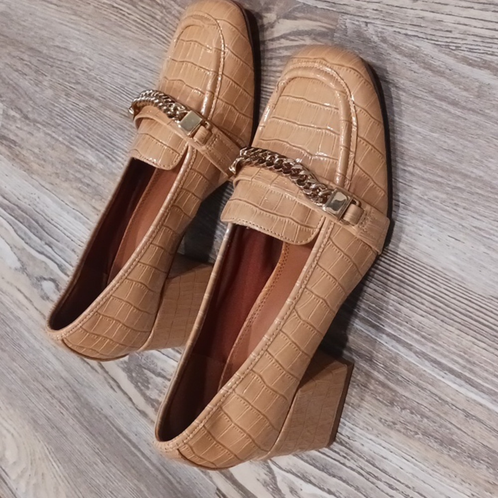ASOS DESIGN Wide Fit Sinclair square toe Loafers with Gold Chain In Beige